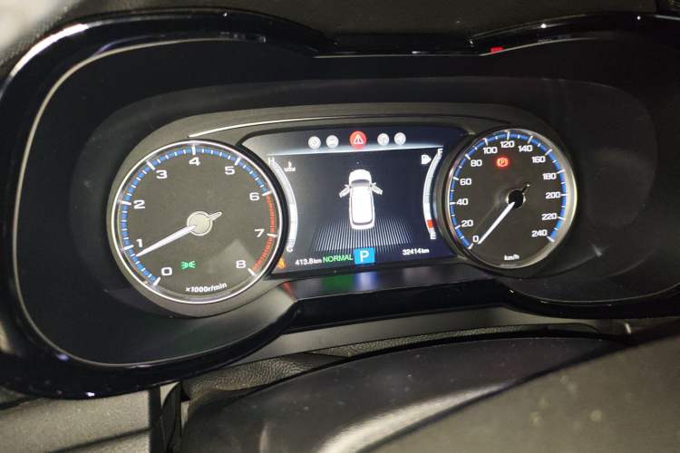 Used GAC Trumpchi GS7 2017 320T Two-Wheel-Drive Luxury Smart Connectivity Model