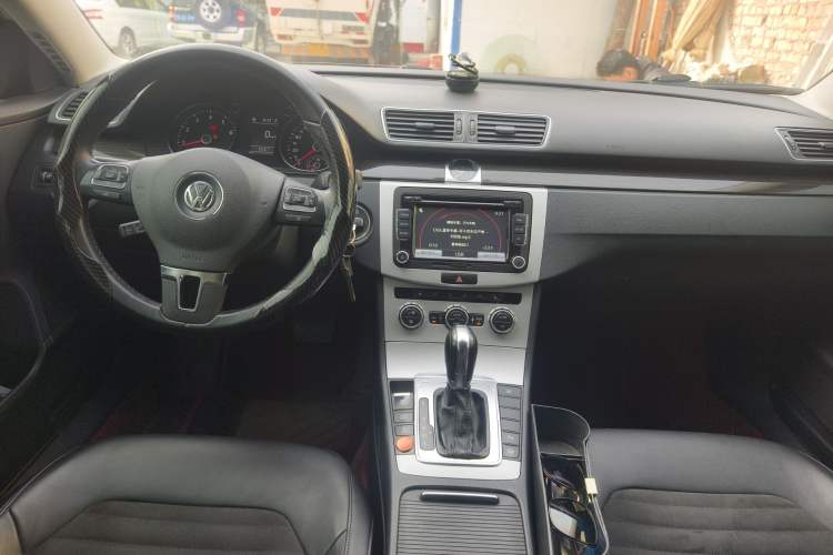 Used Volkswagen Magotan 2012 Facelift 1.8TSI Prestige Model Center Console