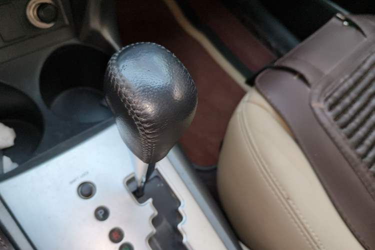 Used Toyota RAV4 2012 Luxurious Edition 2.0L Automatic All-Wheel Drive
