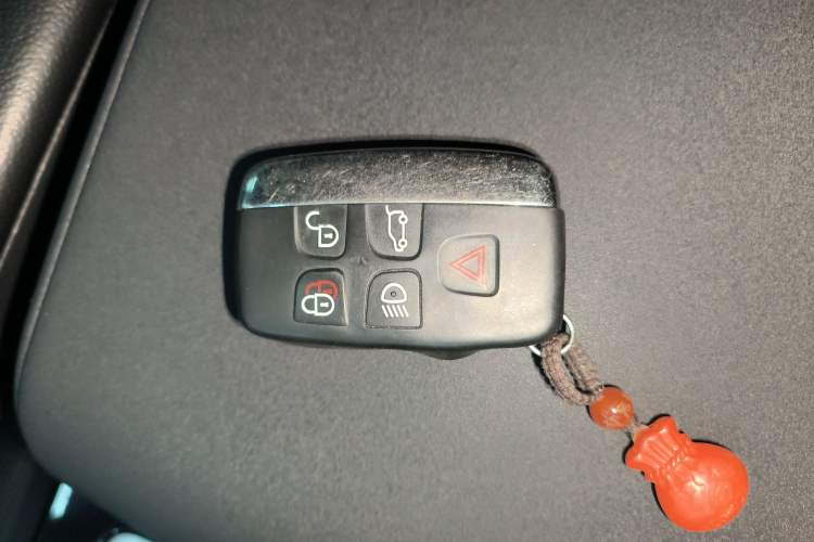 Used Land Rover Discovery 2017 3.0 SC V6 SE