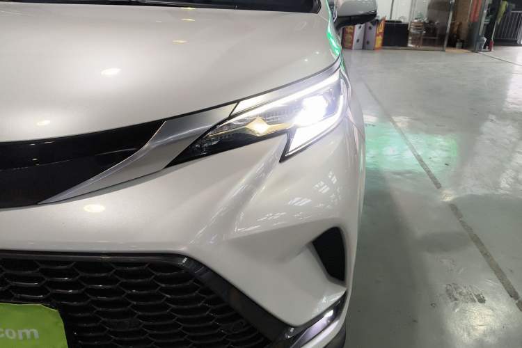 Used Toyota Granvia 2024 2.5L Hybrid Prestige PLUS Four-Wheel Drive Version