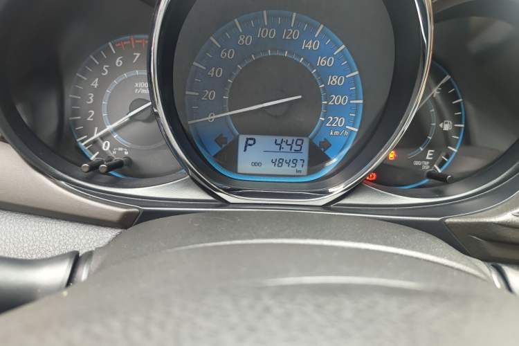 Used Toyota YARiS L Zhi Xuan 2015 1.5E Automatic Charm Edition Odometer Close Up