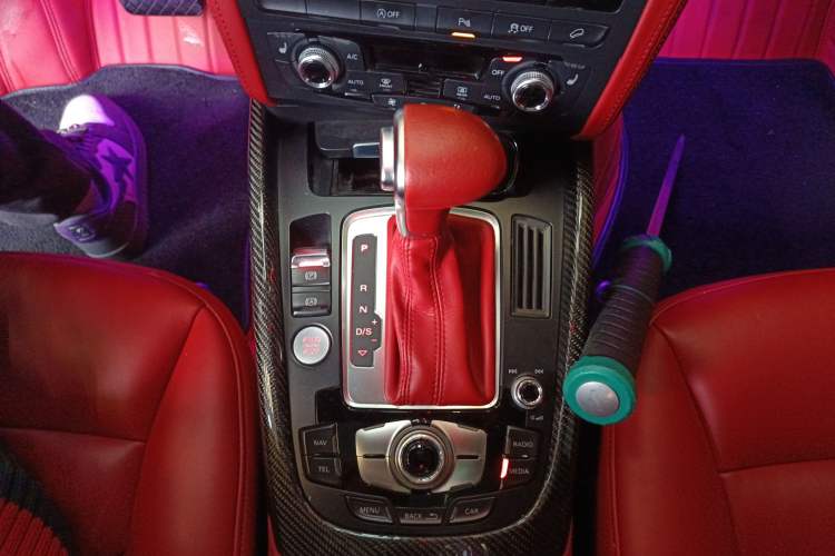 Used Audi Q5 2017 40 TFSI Comfort Model Gear Lever