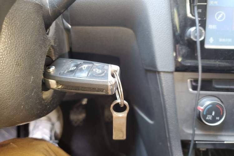 Used Volkswagen Golf 2016 230TSI Manual Comfort Version Vehicle Key