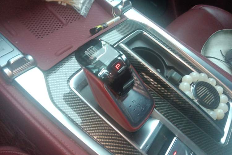 Used Tank 700 New Energy 2024 Hi4-T Extreme Edition Gear Lever