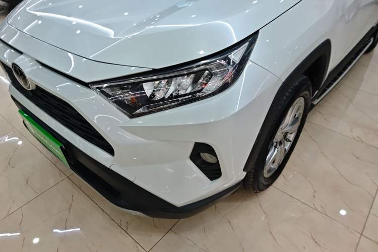 Used Toyota RAV4 2021 2.0L CVT Two-Wheel Drive Fashion Edition
