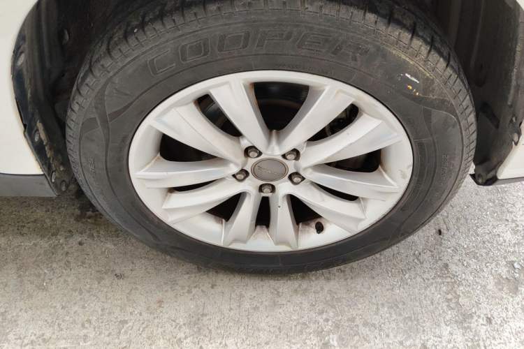 Used Haval H2 2014 1.5T Manual Two-Wheel Drive Elite Edition Right Front Wheel Hub