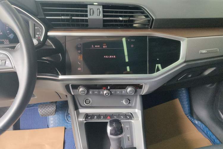 Used Audi Q3 2021 35 TFSI Fashionable and Elegant Model Audio And AC Panel