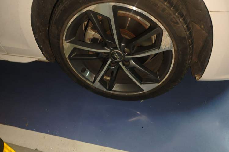 Used Audi A4L 2021 40 TFSI Enjoy Life Edition Right Front Wheel Hub