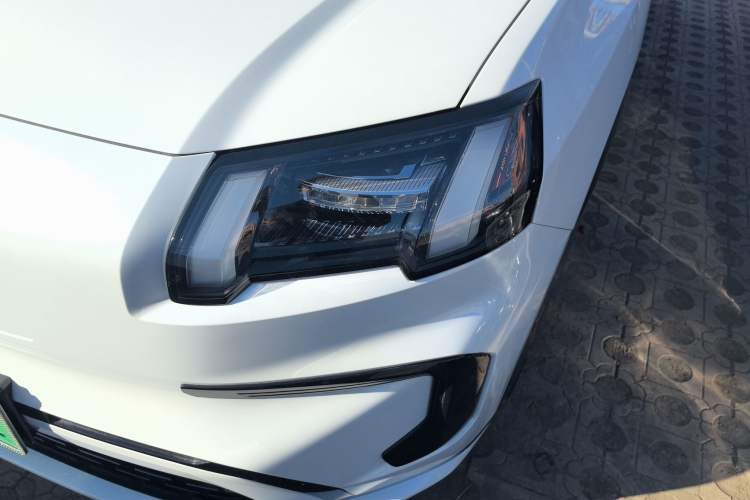 Used AION V 2024 Aion Tyrannosaurus 520 Smart Luxury Edition