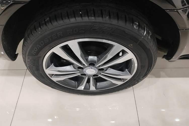 Used Mercedes-Benz Vito 2011 2.5L 7-seater executive version
