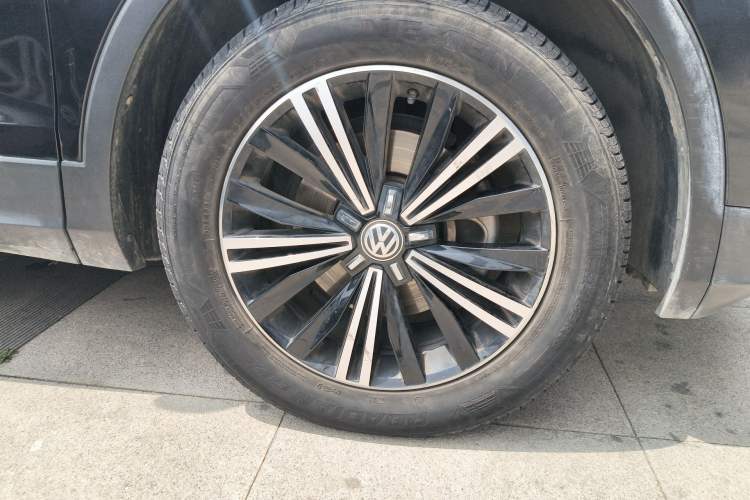 Used Volkswagen Tiguan L 2020 330TSI Automatic Two-Wheel Drive Panoramic Comfort Edition China VI Standard