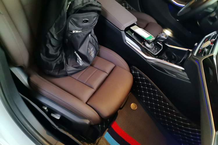 Used BMW 3 Series 2021 320Li M Sport Package Right Front Seat