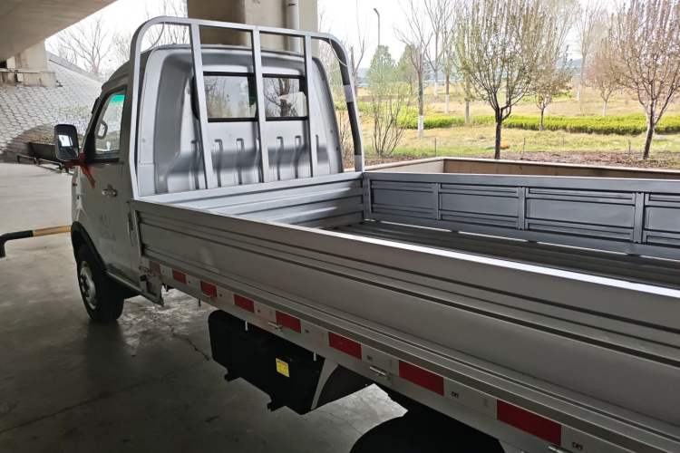 Used Jinbei T5 2023 1.6L Standard Single-Row 3.2m with Rear Dual Wheels
