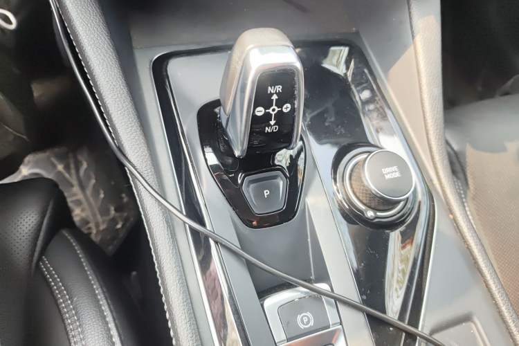 Used Lynk & Co 03 2021 1.5TD DCT Jing Champion Edition Gear Lever