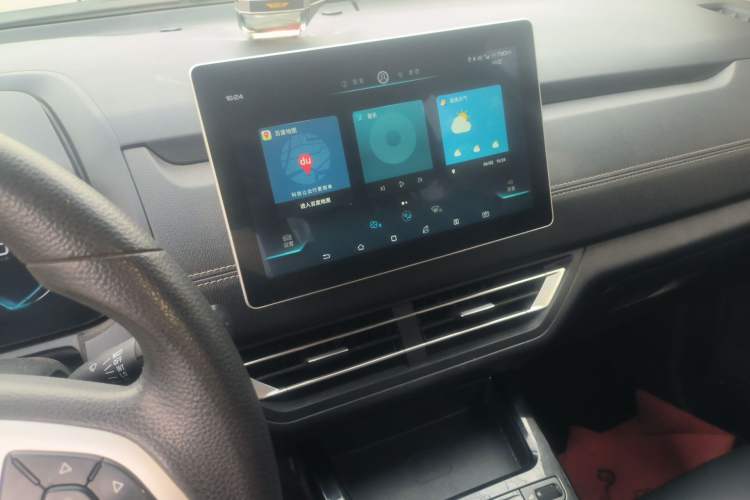 Used BYD Yuan New Energy 2019 EV360 Smart Connect Luxurious Model Audio And AC Panel