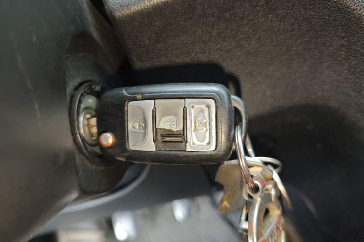 Used Dongfeng Fengon 360 2015 1.5L Manual Luxury 7-Seater China IV Standard
