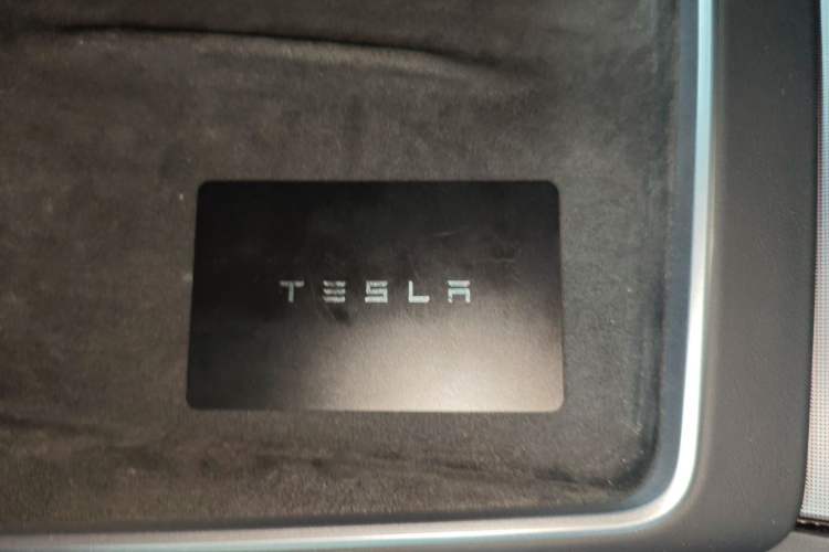 Used Tesla Model Y 2025 Rear-Wheel-Drive Version Vehicle Key