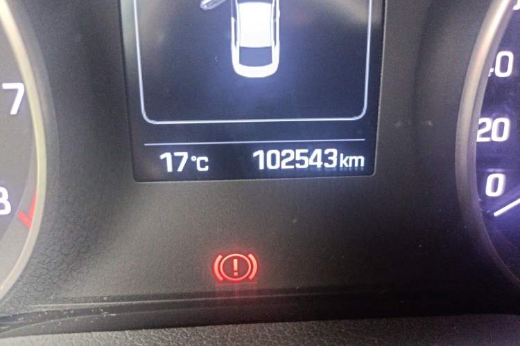 Used Hyundai Elantra (6th Generation / Lingdong) 2016 1.6L Automatic ZhiXuan · Luxury Version Odometer Close Up