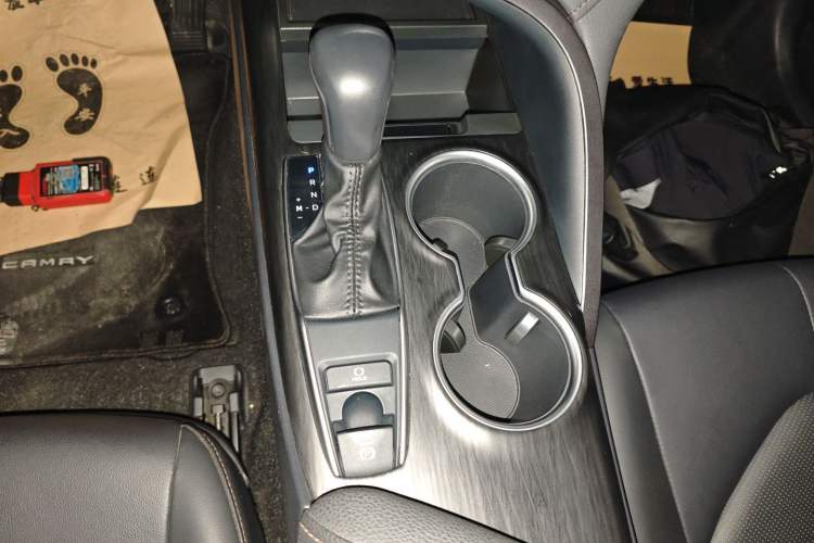 Used Toyota Camry 2021 2.0G Luxury Edition Gear Lever