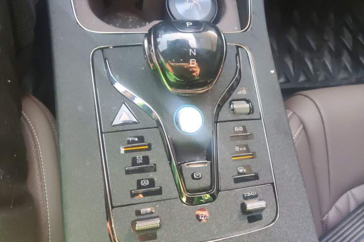 Used BYD Han 2023 EV Champion Edition 605KM Front-Drive Premium Model
