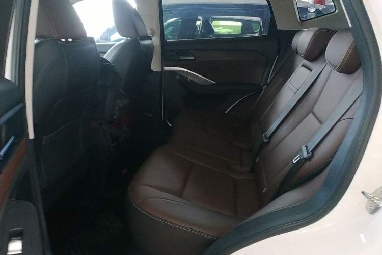 Used Wey VV6 2021 2.0T Two-Wheel Drive Smart Plus
