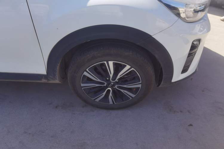 Used Kia kx1 Stonic 2019 1.4L Automatic Fun Edition China VI Right Front Wheel Hub