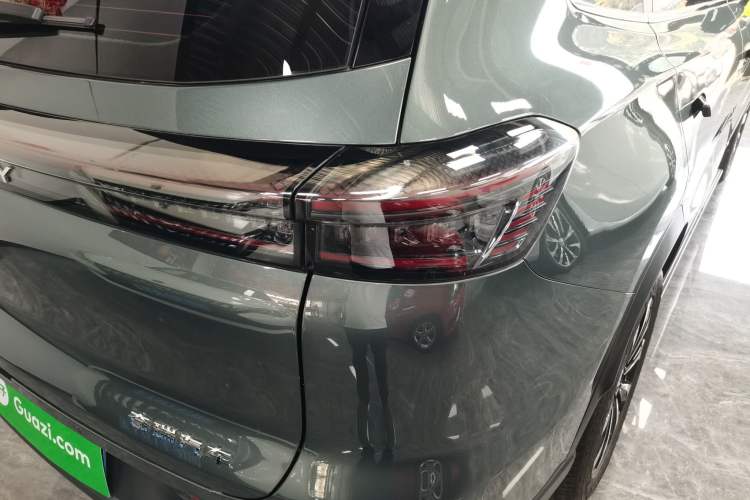 Used Chery Tiggo 8 PLUS 2025 290TGDI DCT Prestige 5-Seater
