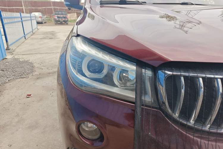 Used SWM X7 2017 1.5T Automatic Smart Enjoyment Version 7 Seats Right Front Headlight