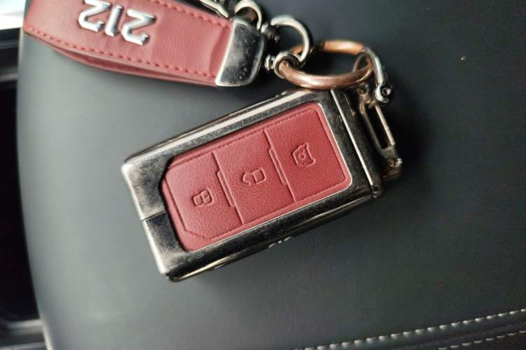 Used 212 T01 2024 2.0T Explorer Vehicle Key