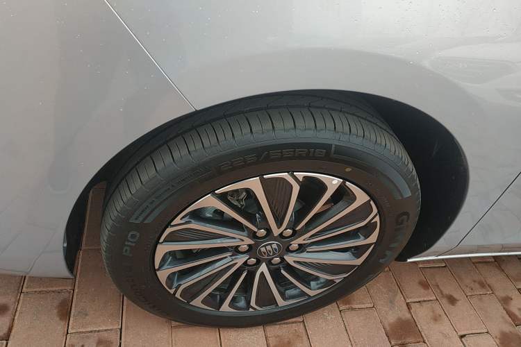 Used Buick GL8 New Energy 2025 Lu Shang Smart Enjoyment Edition 7-Seater Left Front Wheel Hub