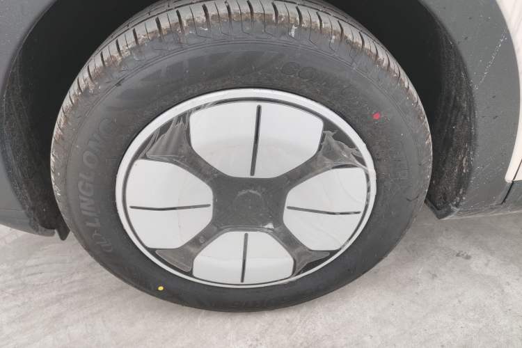 Used Geely Galaxy Geome 2026 Model 310km Youth Edition Left Front Wheel Hub