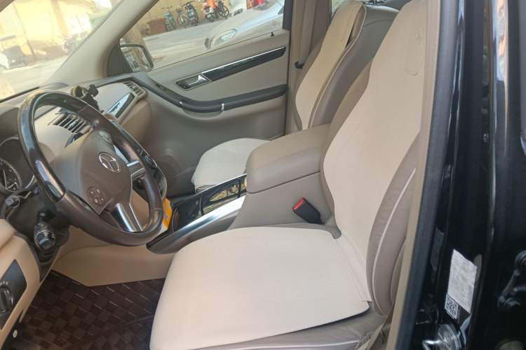 Used Mercedes-Benz R-Class 2014 R 320 4MATIC Luxury Model