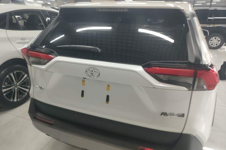 Used Toyota RAV4 2022 2.0L CVT Two-Wheel Drive Fashion Plus Edition
