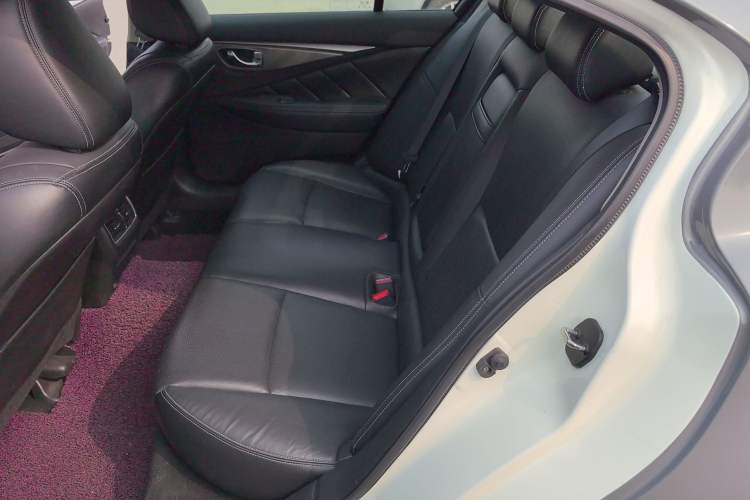 Used Infiniti Q50L 2018 2.0T Enjoyment Version China VI Standard
