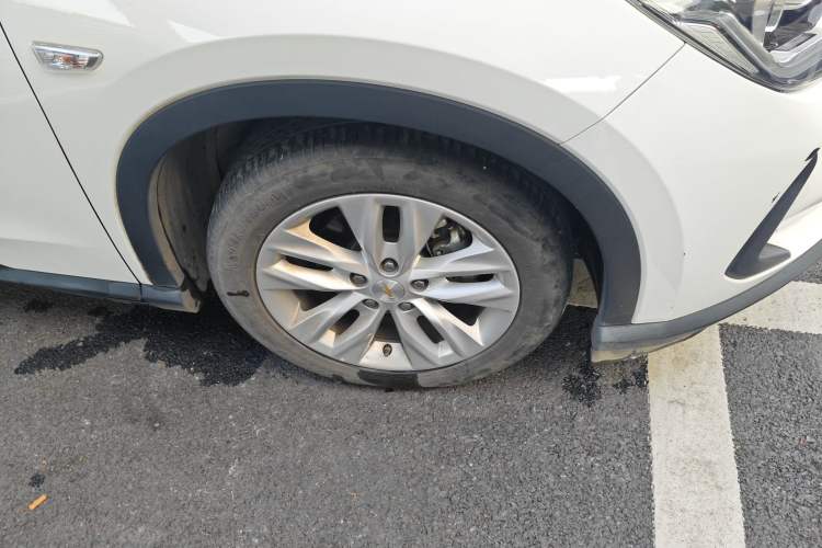 Used Chevrolet Orlando 2020 Mild Hybrid 530T Automatic Enjoyment Edition (5+2 Models) Right Front Wheel Hub