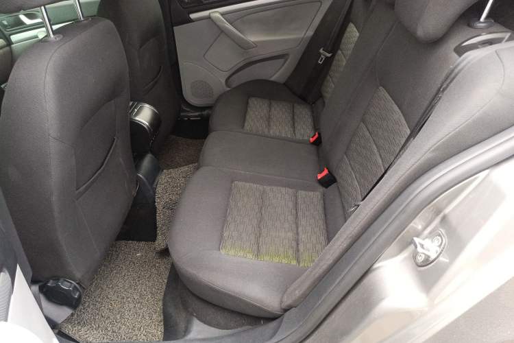 Used Skoda Octavia 2015 Classic Model 1.6L Manual Eado Version