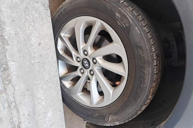 Used Hyundai Tucson 2018 1.6T Dual-Clutch Two-Wheel Drive 15th Anniversary Special Edition