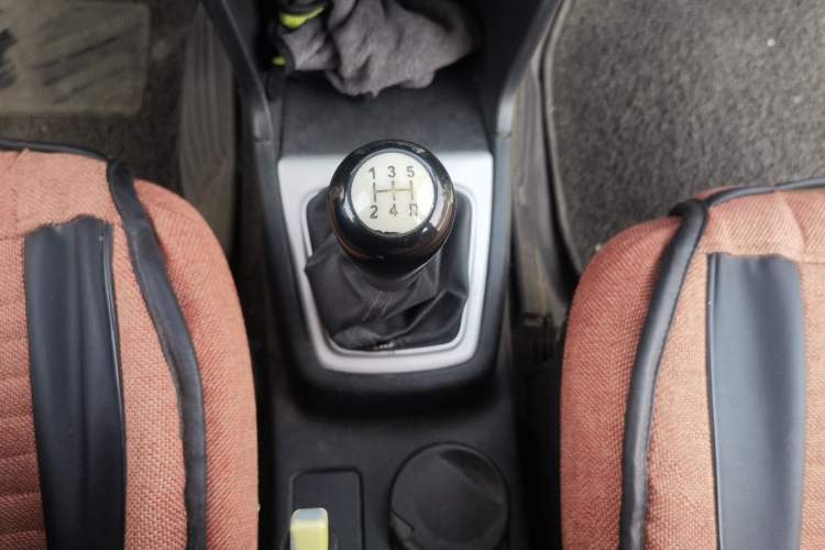 Used CHANGAN KAICHENG Ounuo S 2014 1.5L Base Version Gear Lever