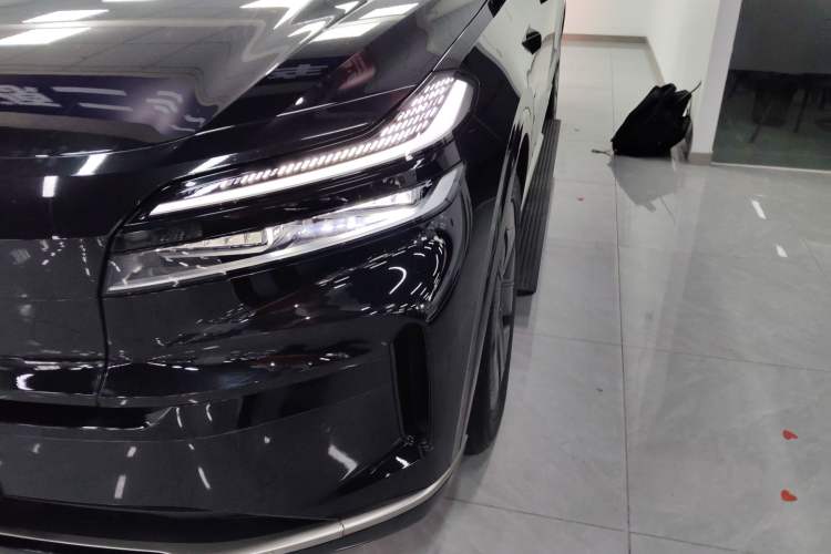 Used ONVO Luxeed L90 2025 Model—Max Six-Seater Version
