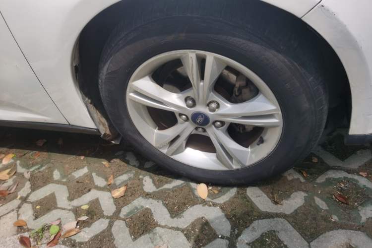 Used Ford Focus 2012 Sedan 1.6L Automatic Fashion Edition
