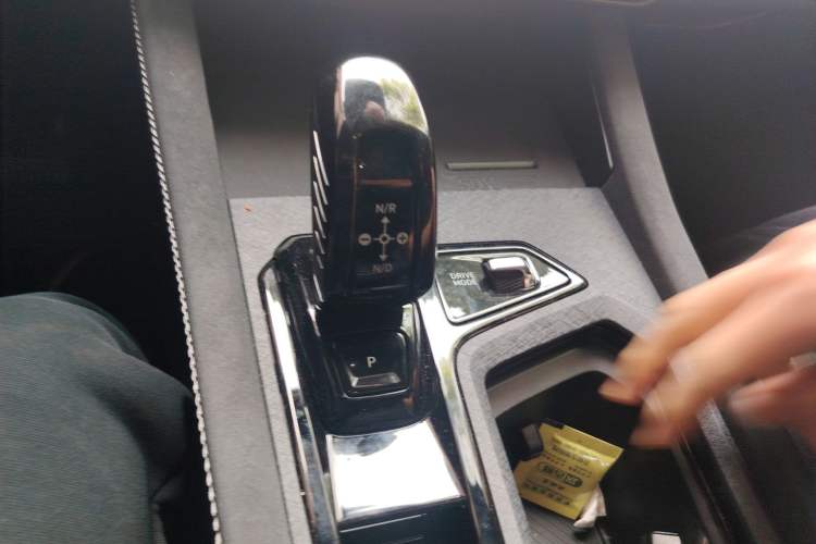 Used Lynk & Co 03 2026 Model 1.5TD DCT Halo Gear Lever