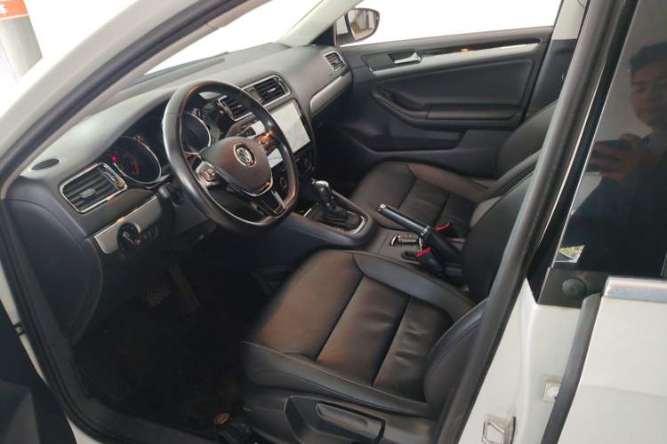 Used Volkswagen Sagitar 2018 1.6L Automatic Comfort Model Left Front Seat