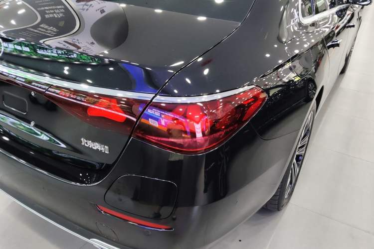 Used Mercedes-Benz E-Class New Energy 2024 E 350 e L Plug-in Hybrid Sedan Right Rear Taillight