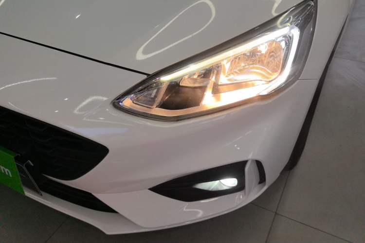 Used Ford Focus 2020 Sedan EcoBoost 180 Automatic Trend Edition