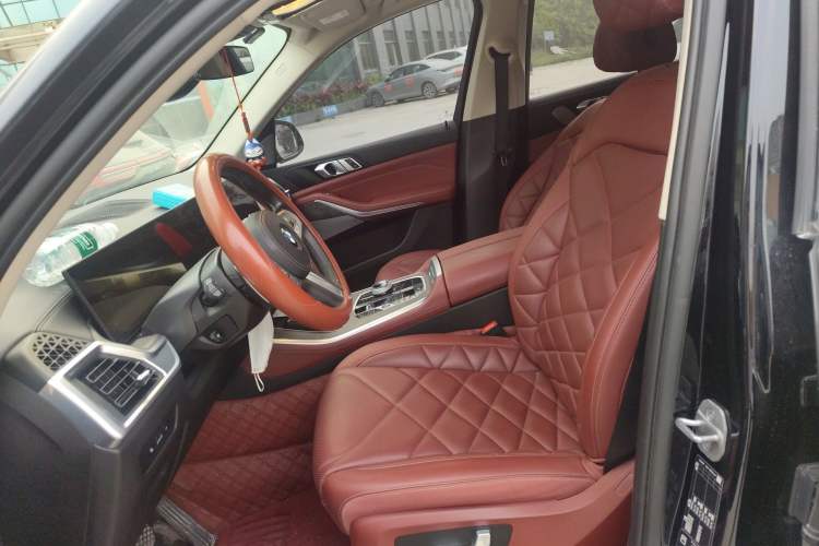 Used BMW X5 2023 xDrive 30Li Luxury M Sport Package