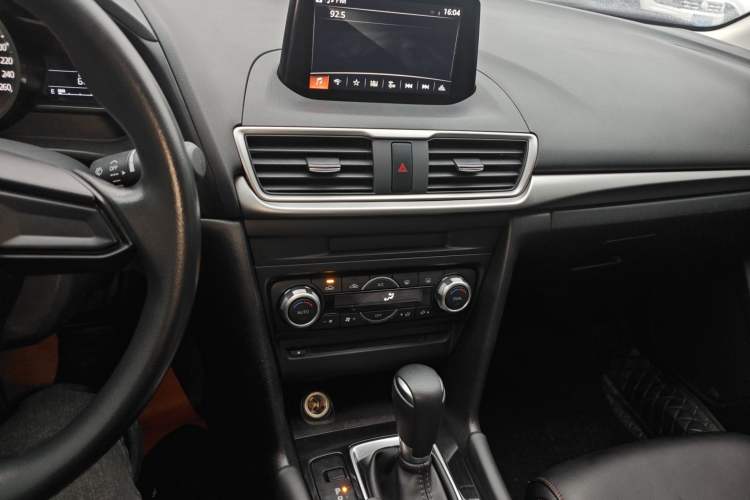 Used Mazda Mazda 3 Axela 2017 Sedan 1.5L Automatic Luxury Model Emission Standard China V