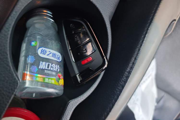 Used Hyundai Veloster 2012 1.6T Automatic Luxury Edition Vehicle Key