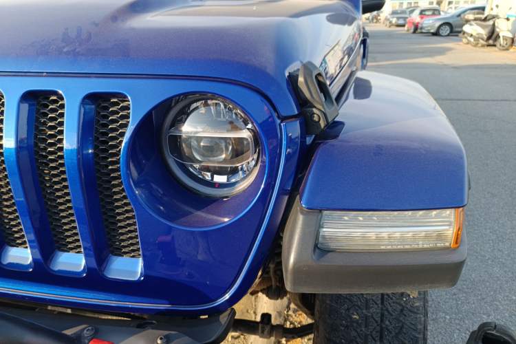 Used Jeep Wrangler 2019 2.0T Sahara Four-Door Version China VI Emission Standard
