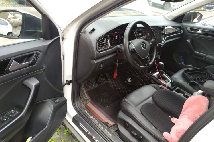 Used Volkswagen T-ROC 2022 280TSI DSG Two-Wheel Drive Comfort PLUS Driver Seat